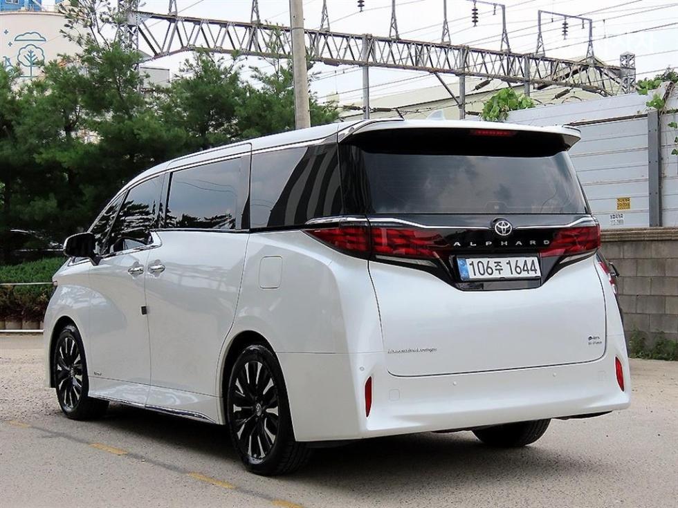 Toyota Alphard — miniaturë 3