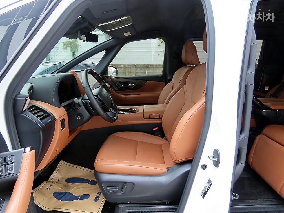 Toyota Alphard — miniaturë 5