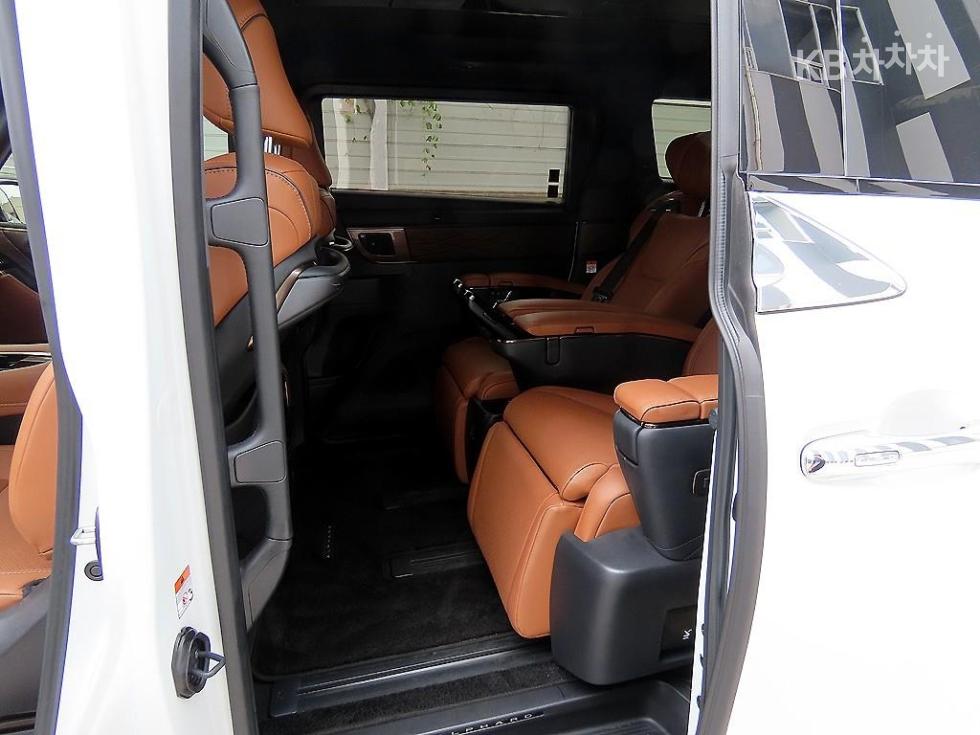 Toyota Alphard — miniaturë 6