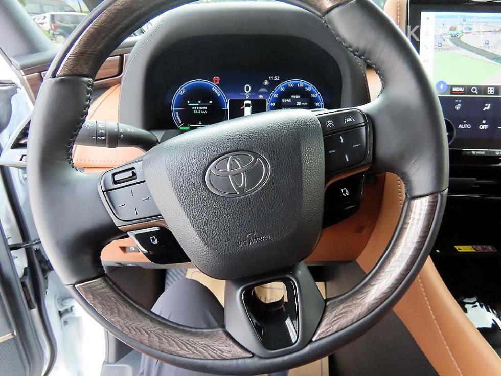 Toyota Alphard — miniaturë 9