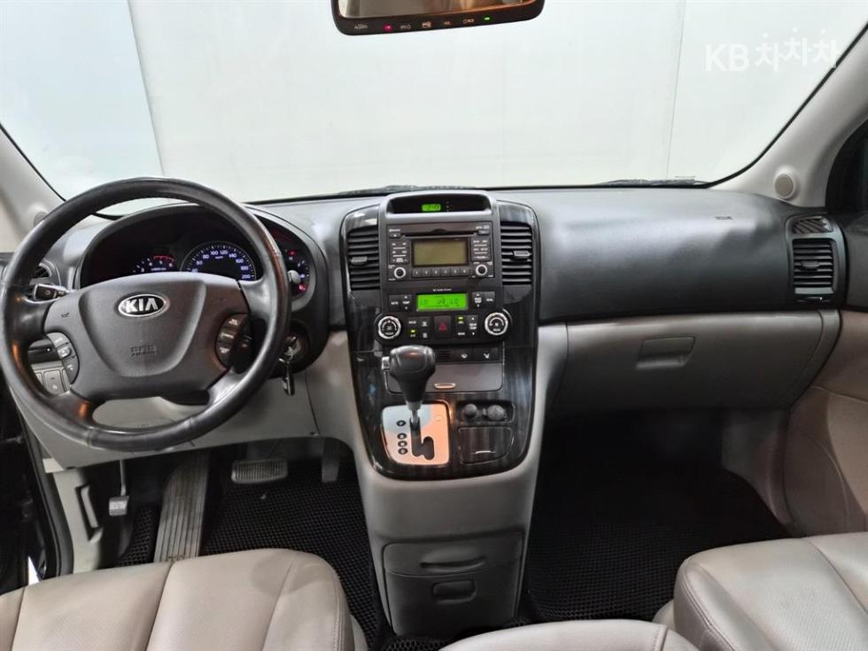 2013 - kia carnival