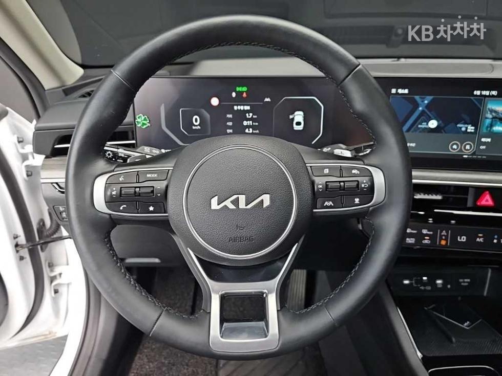 2025 - kia k5