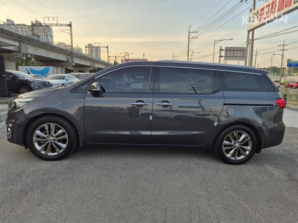 2016 - kia carnival