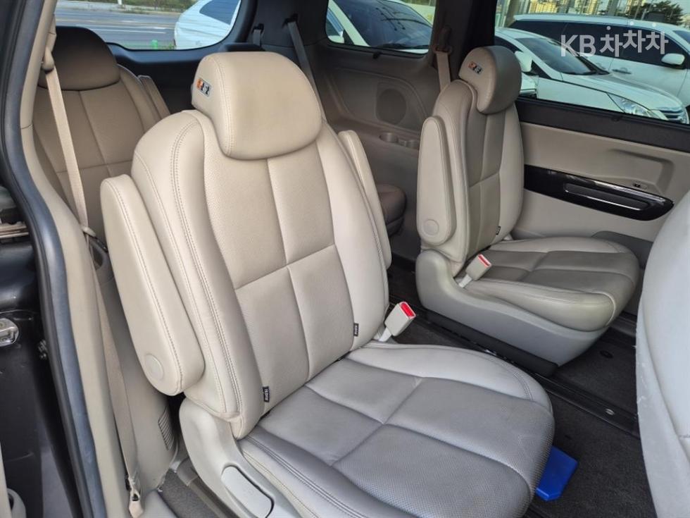 2016 - kia carnival