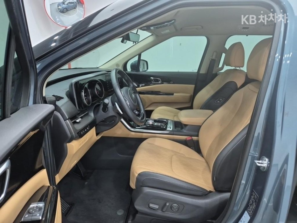 2021 - kia carnival