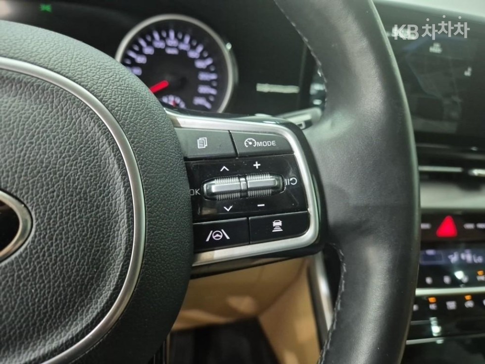2021 - kia carnival