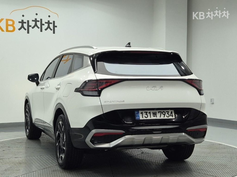 2023 - kia sportage