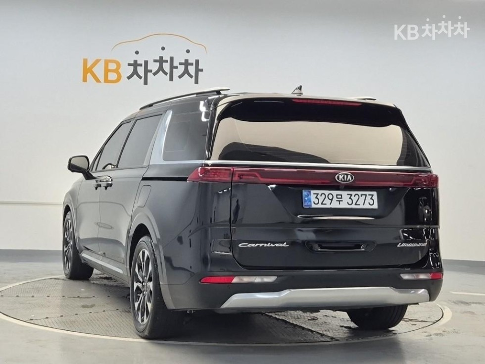 2021 - kia carnival