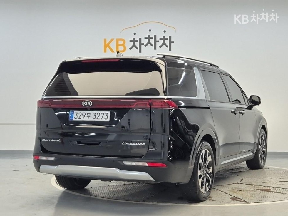 2021 - kia carnival