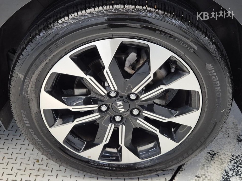 2021 - kia carnival