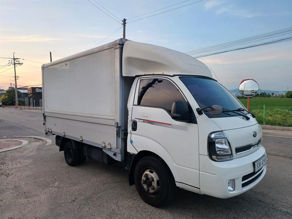 2020 - kia bongo iii