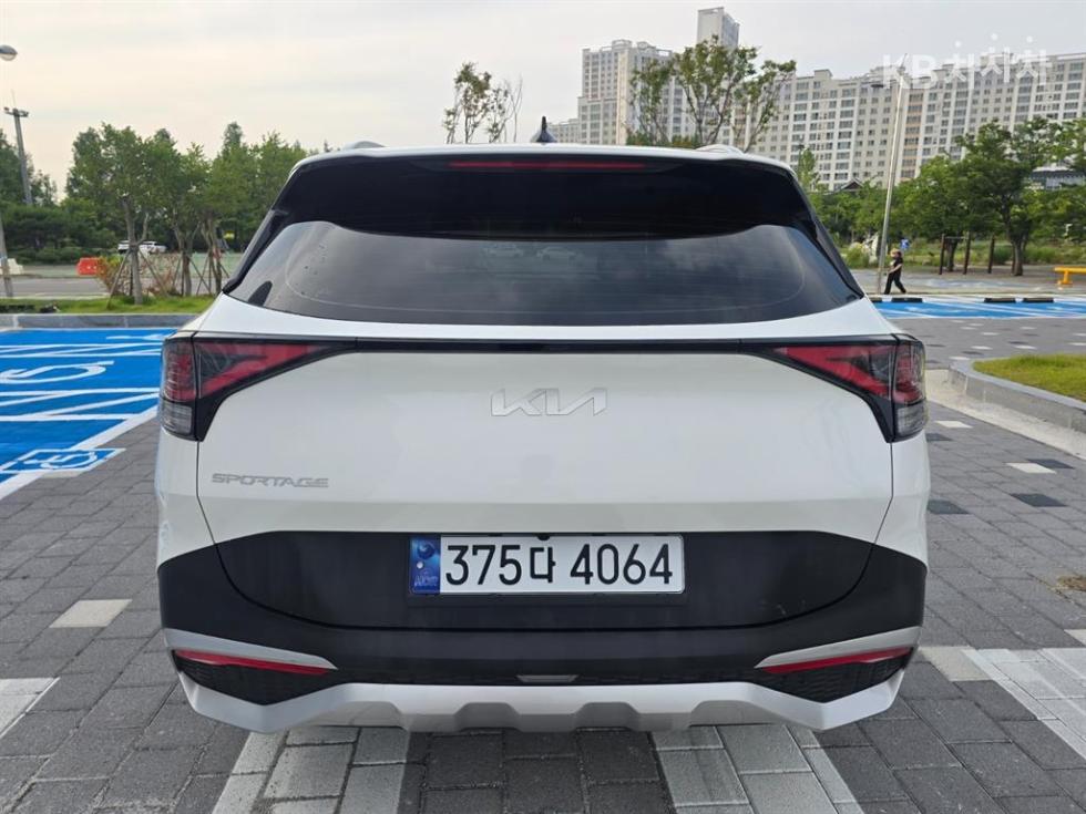 2023 - kia sportage