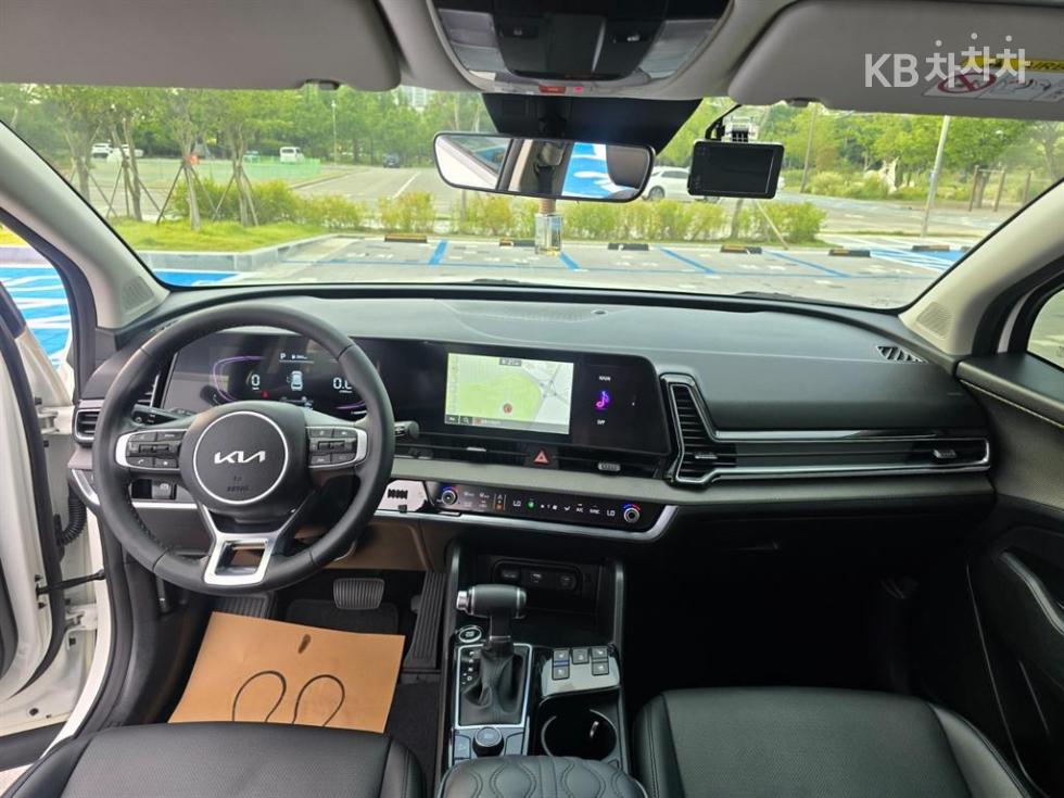 2023 - kia sportage
