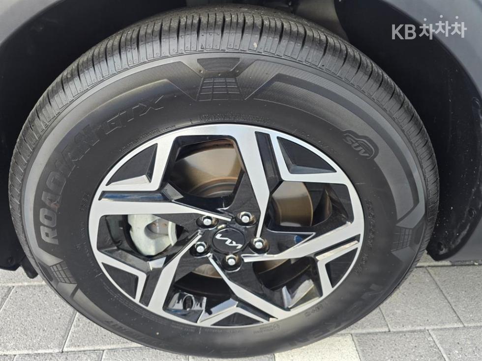 2023 - kia sportage