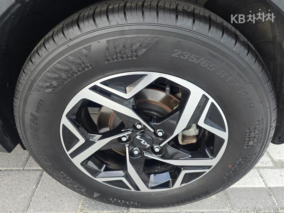 2023 - kia sportage