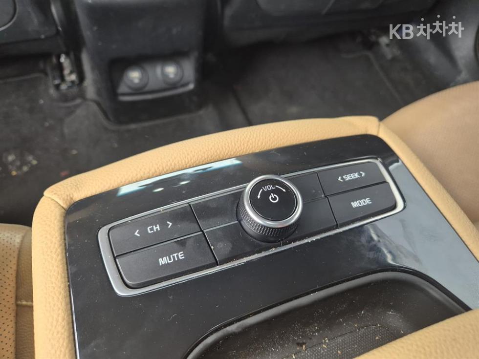 2021 - kia k7
