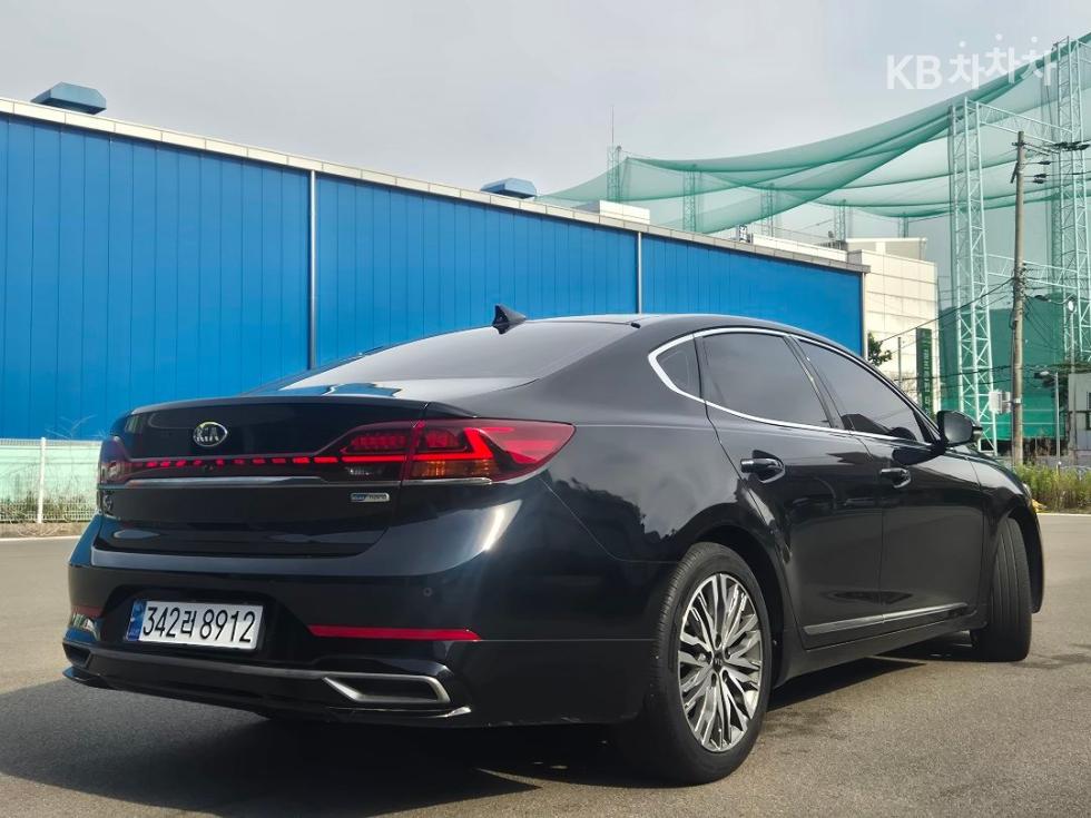 2021 - kia k7