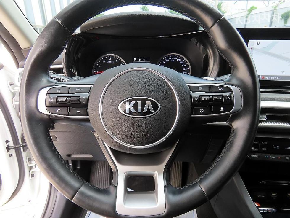 2021 - kia k5