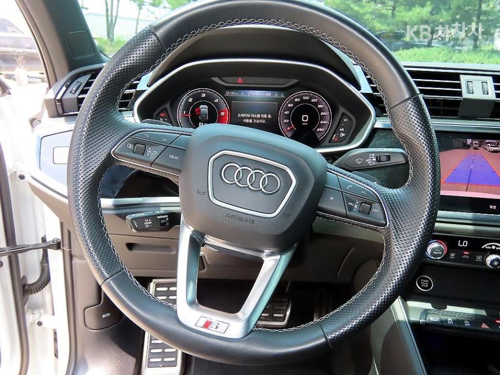 2022 Audi The New Q3(F3) photo