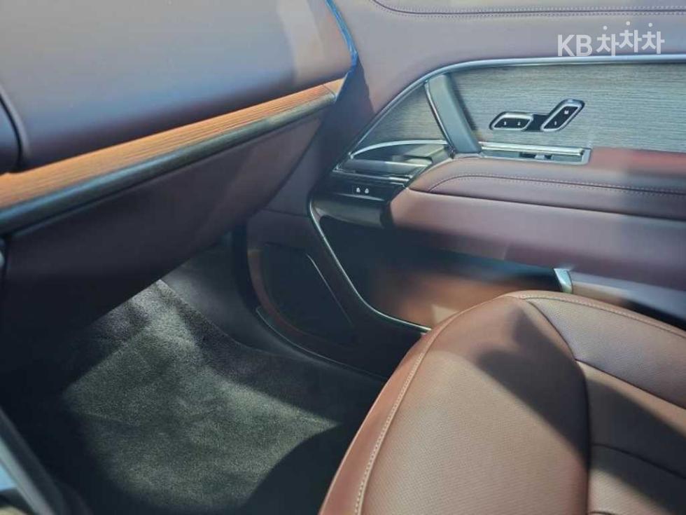 Land Rover Range Rover — miniaturë 9