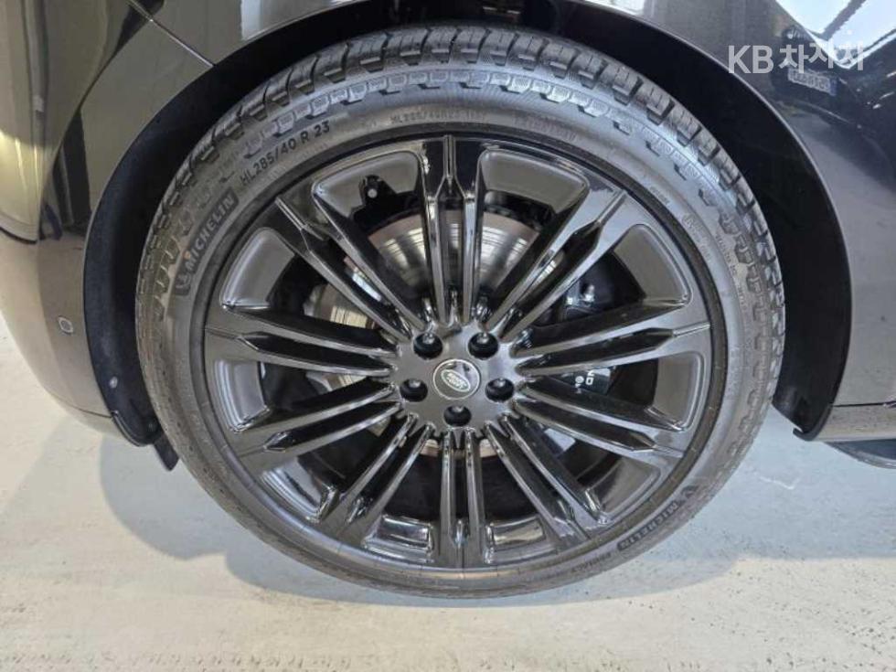 Land Rover Range Rover — miniaturë 17