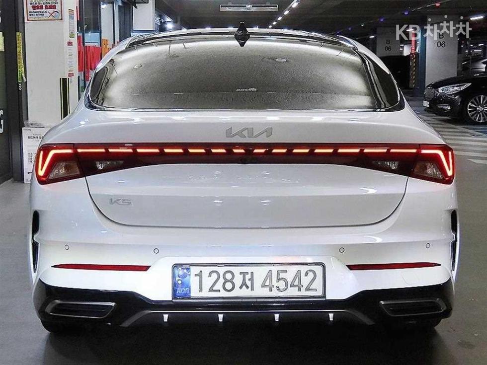 2023 - kia k5