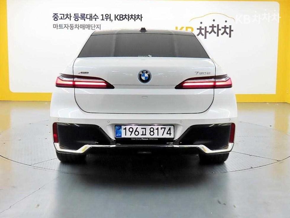BMW 7er — miniaturë 3