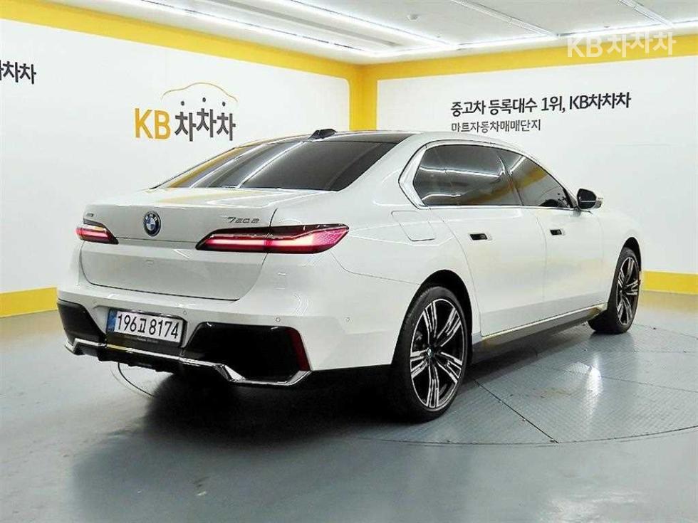 BMW 7er — miniaturë 4