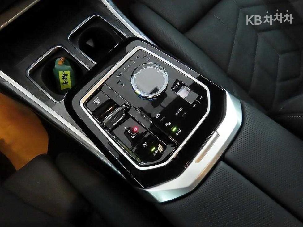 BMW 7er — miniaturë 10