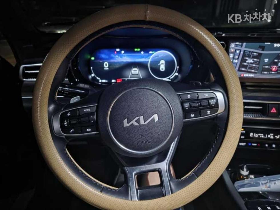 2022 - kia k5