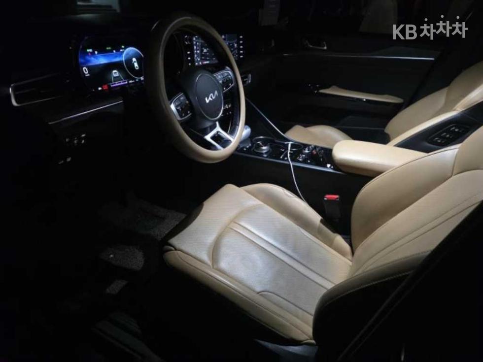 2022 - kia k5