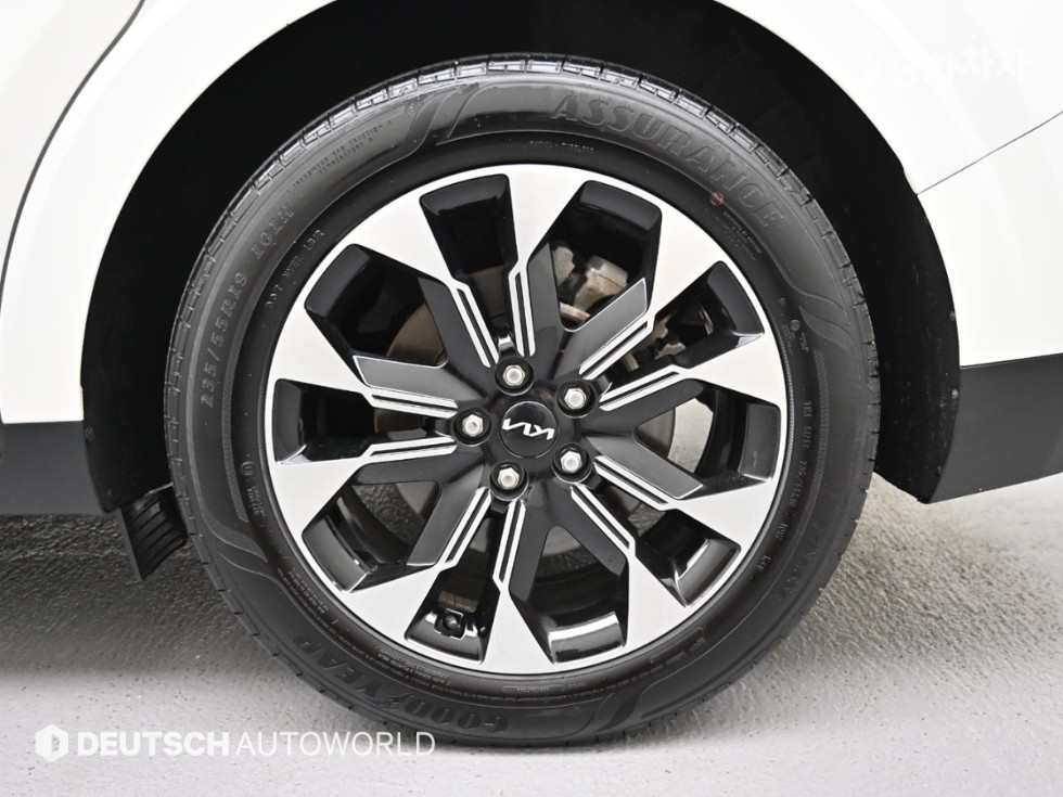 2023 - kia carnival