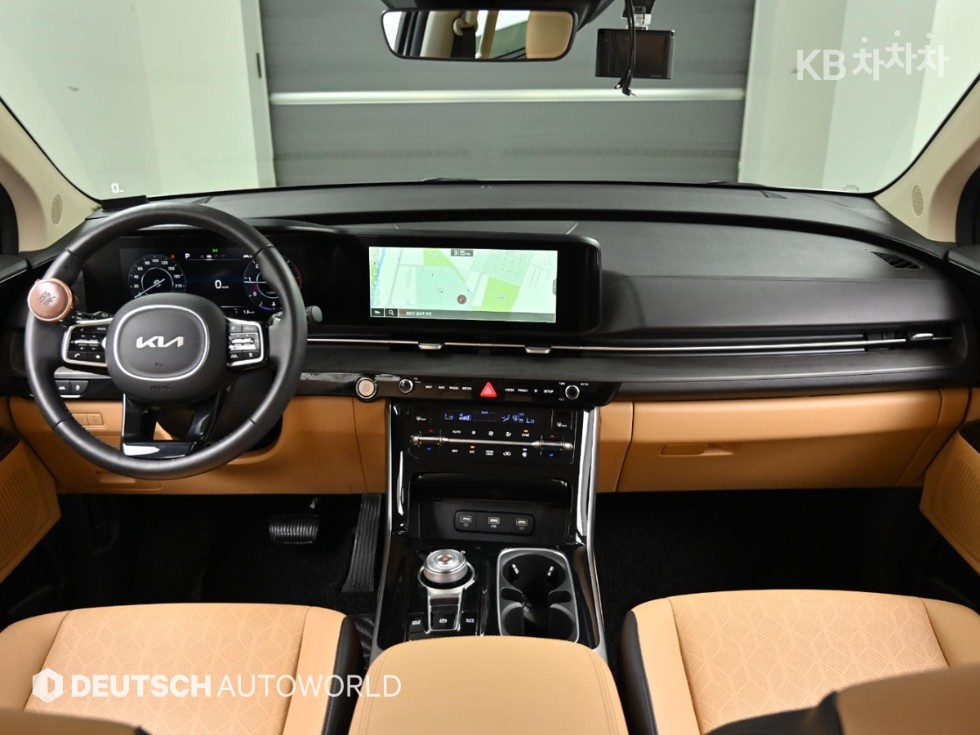 2023 - kia carnival