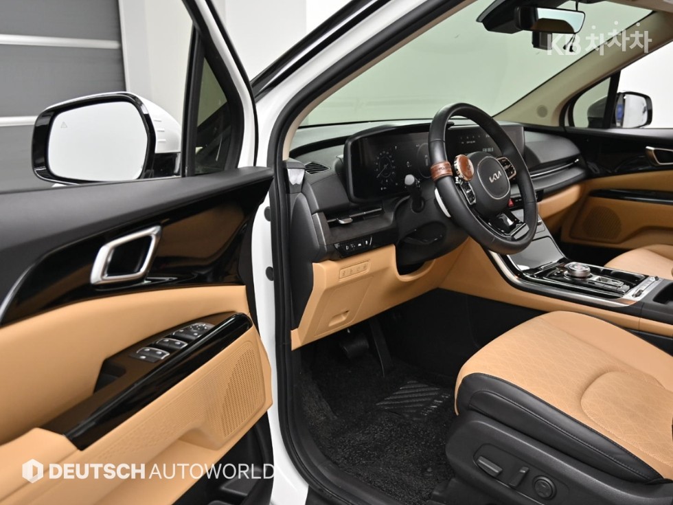 2023 - kia carnival