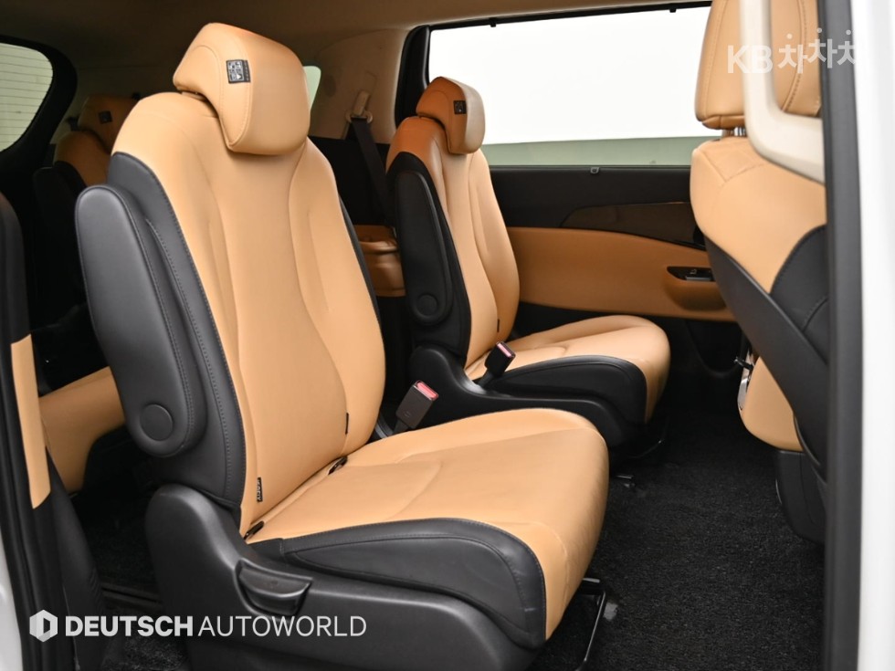 2023 - kia carnival