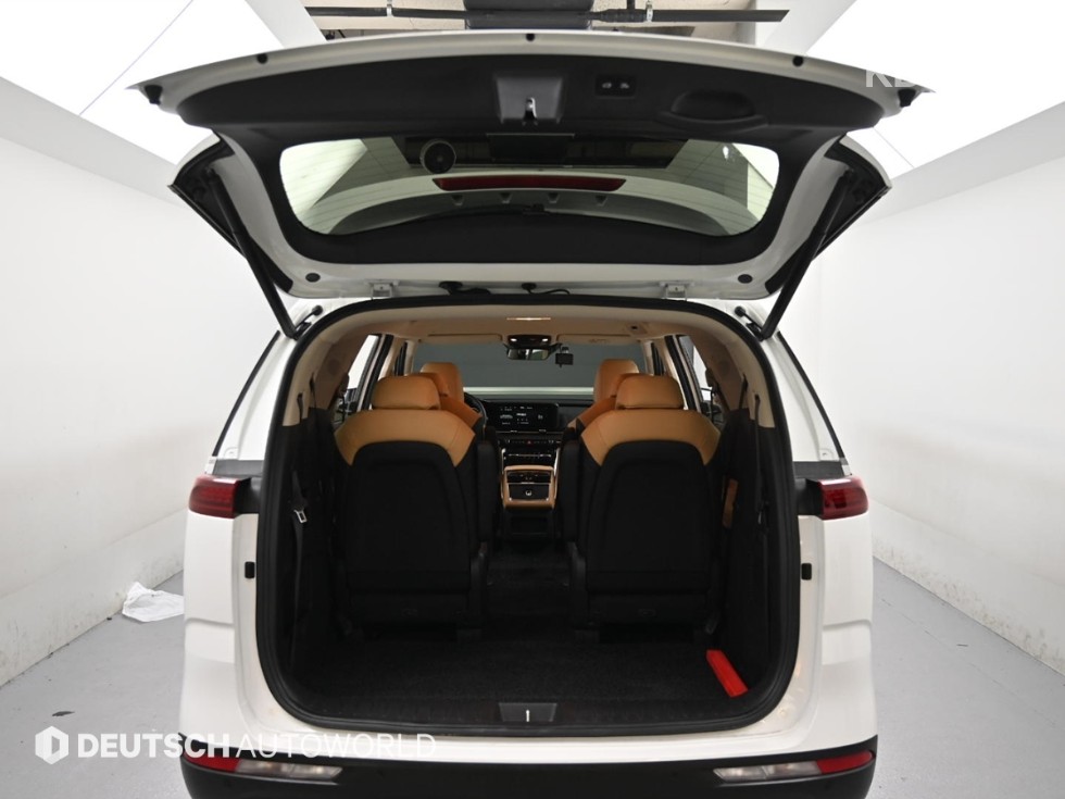 2023 - kia carnival