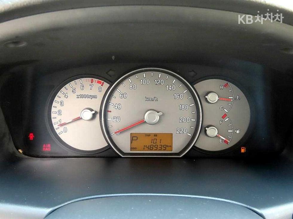 Kia Carens — miniaturë 9