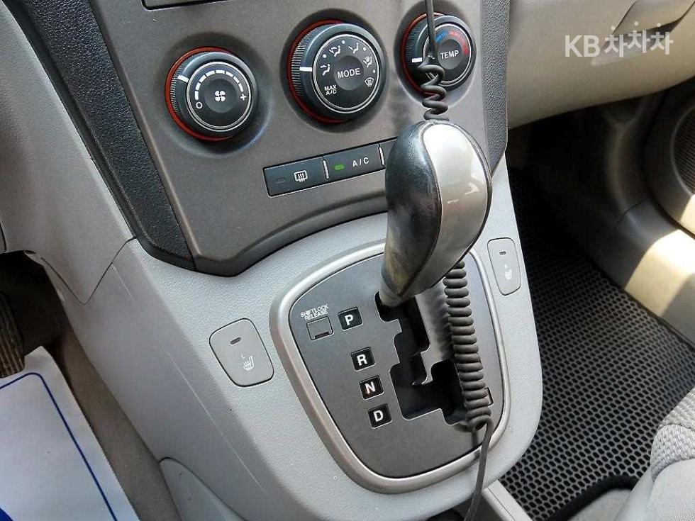 Kia Carens — miniaturë 10
