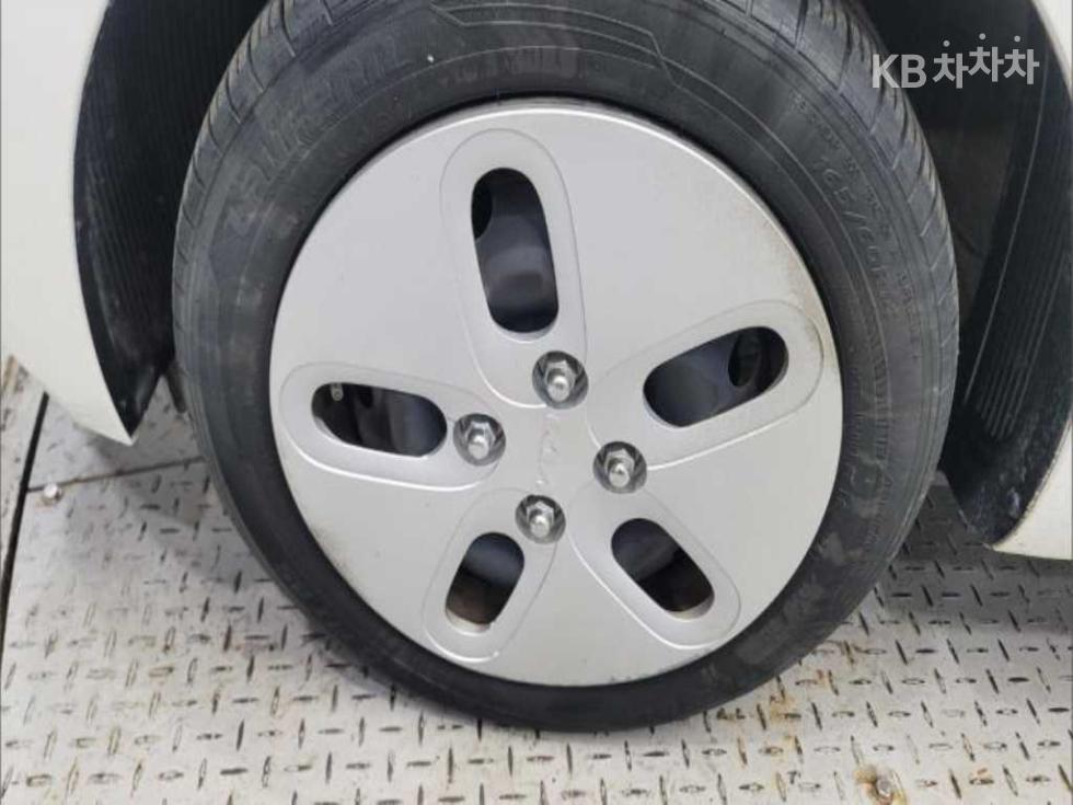2022 - kia ray