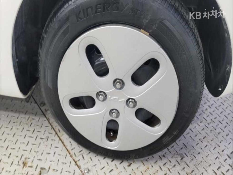 2022 - kia ray