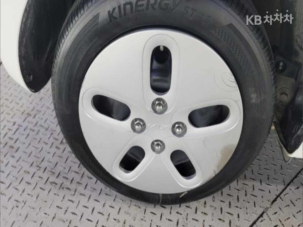 2022 - kia ray