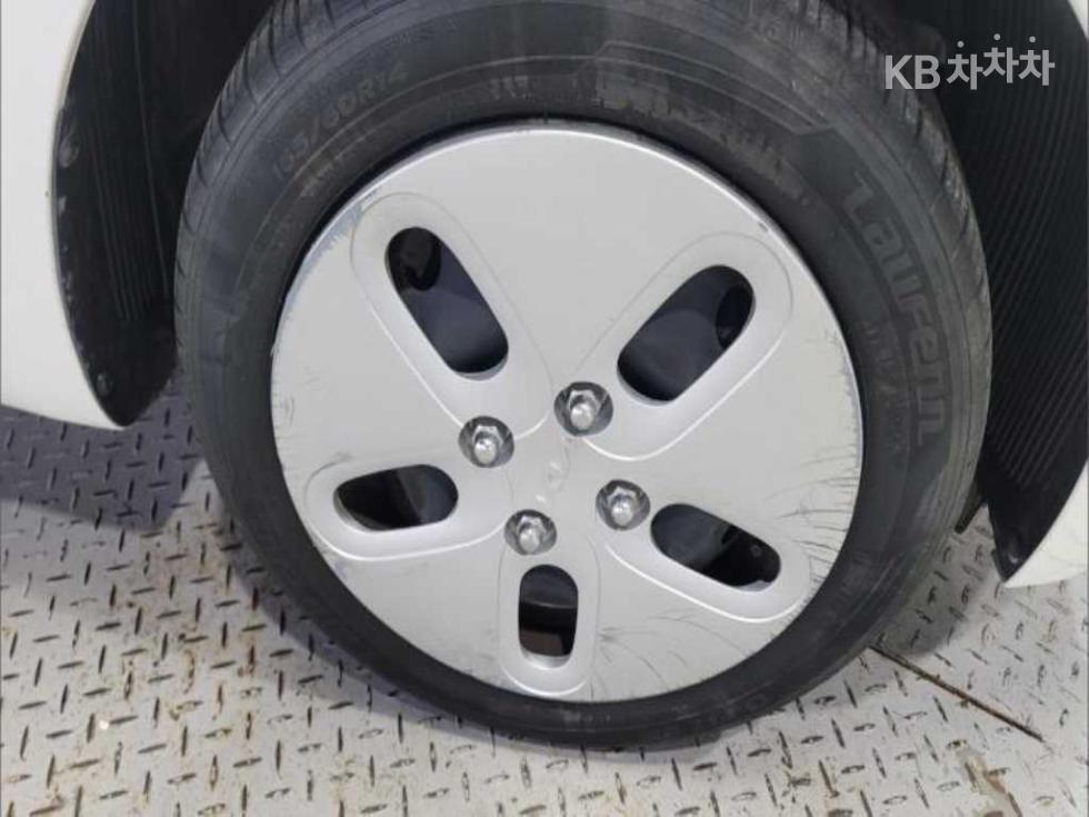 2022 - kia ray