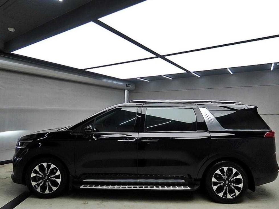 2021 - kia carnival