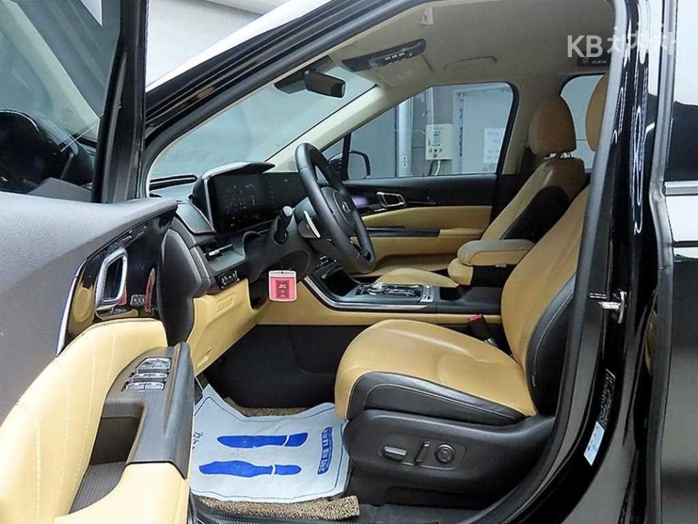 2021 - kia carnival