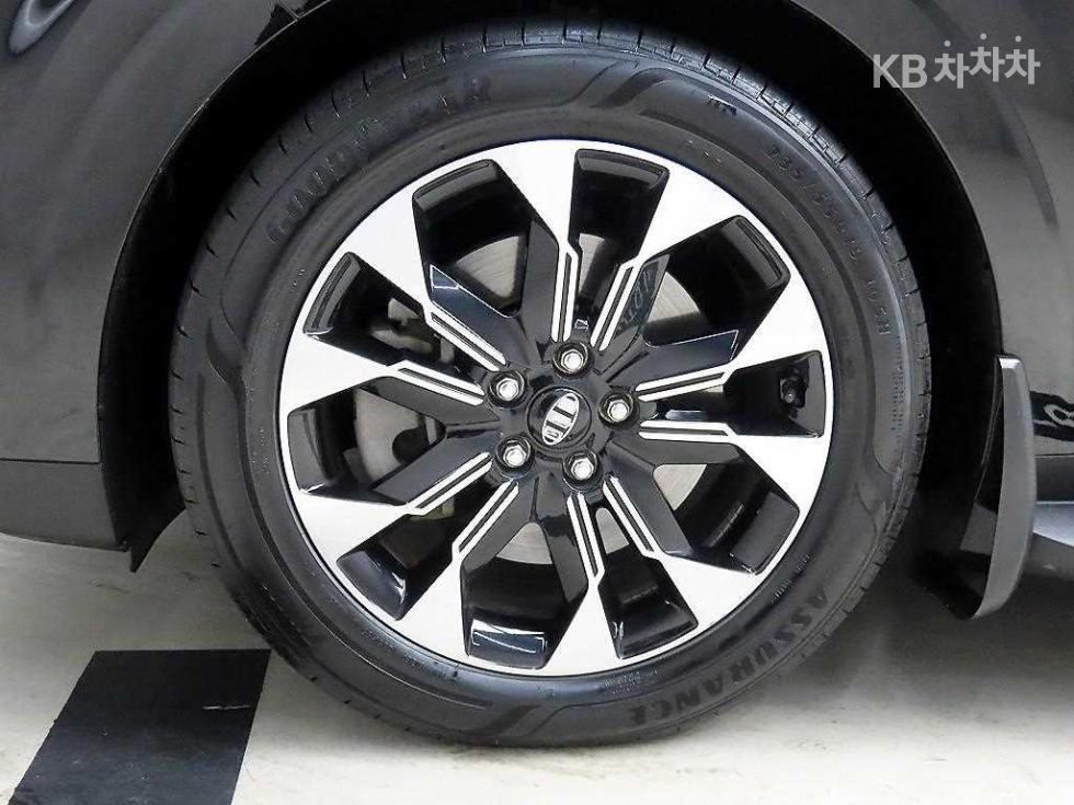 2021 - kia carnival