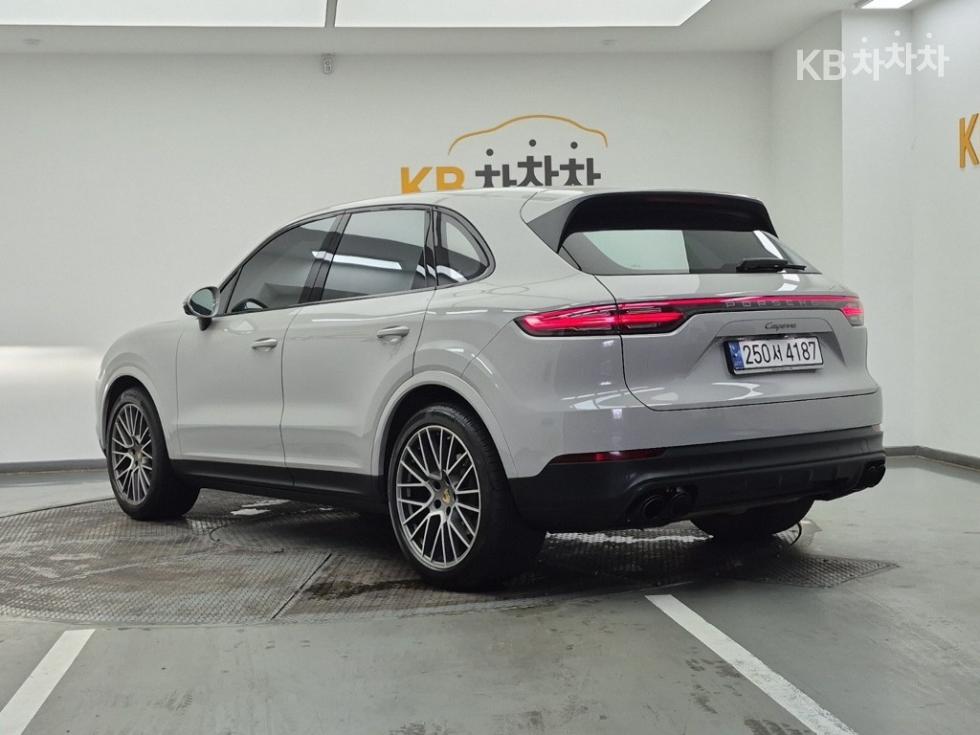 Porsche Cayenne — miniaturë 3