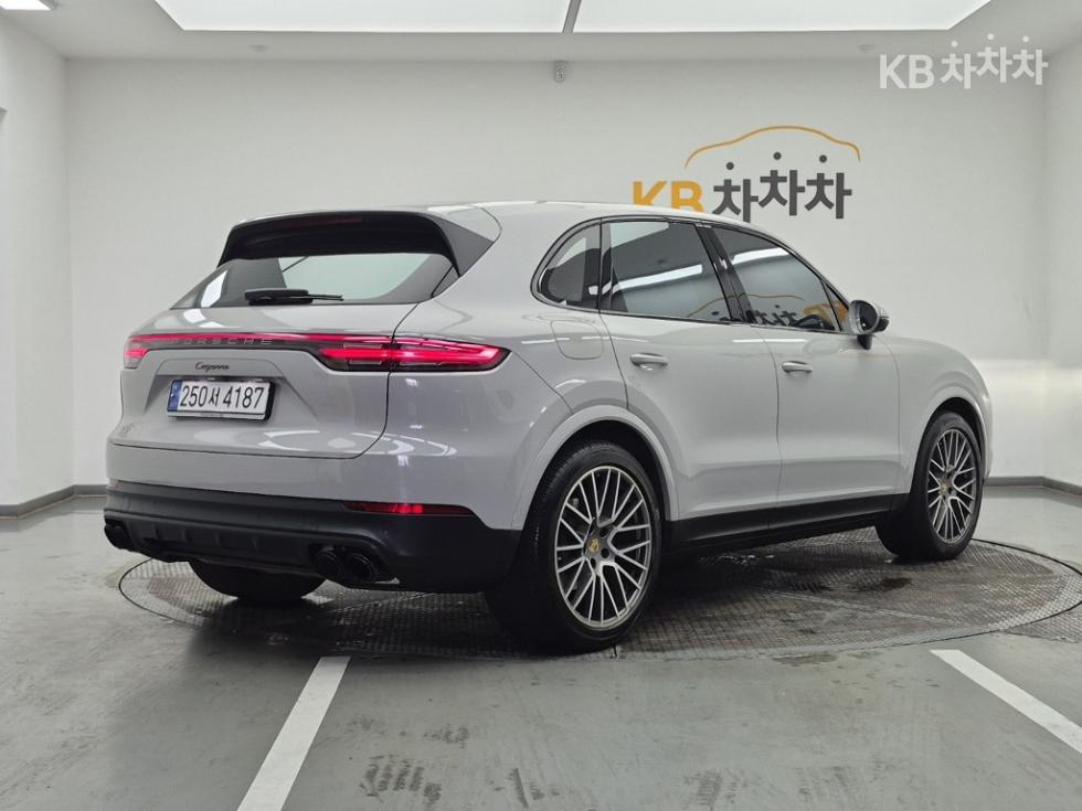 Porsche Cayenne — miniaturë 4