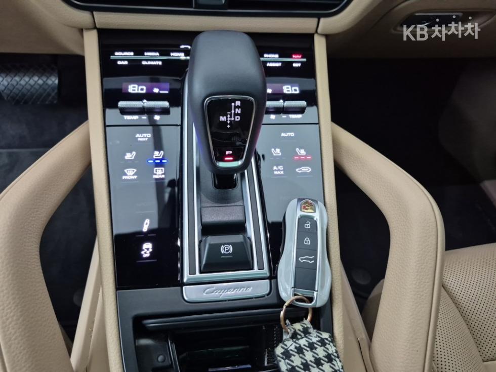 Porsche Cayenne — miniaturë 8