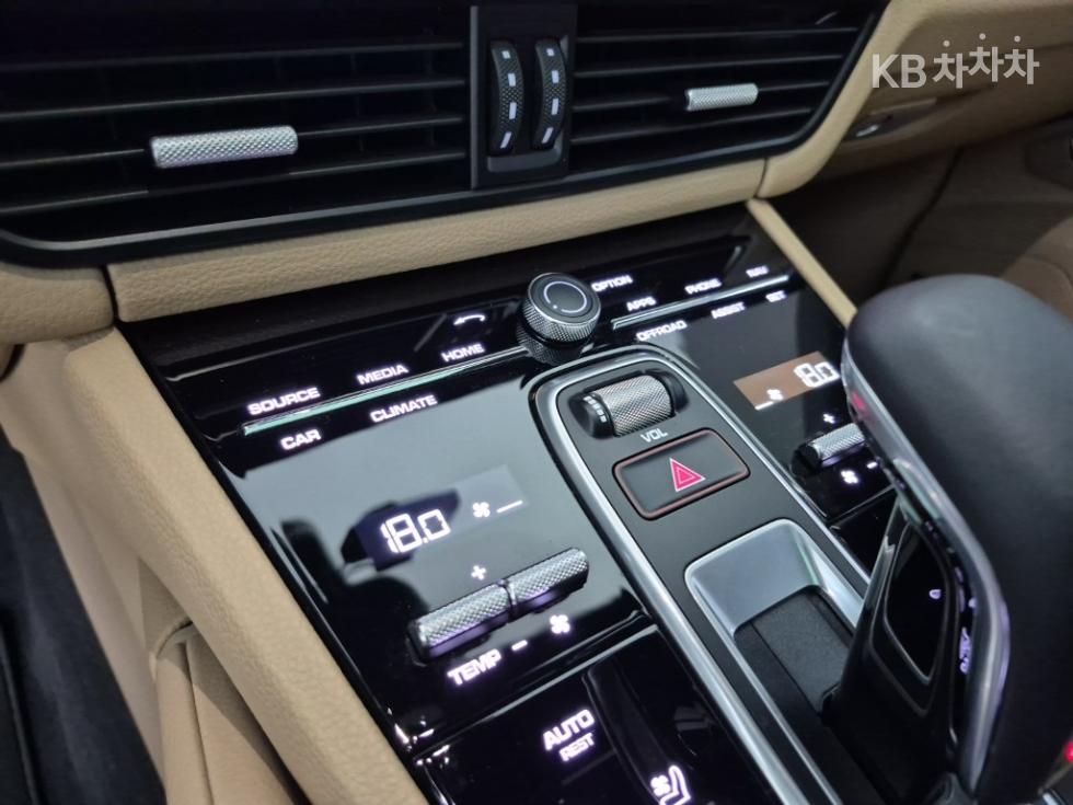 Porsche Cayenne — miniaturë 10
