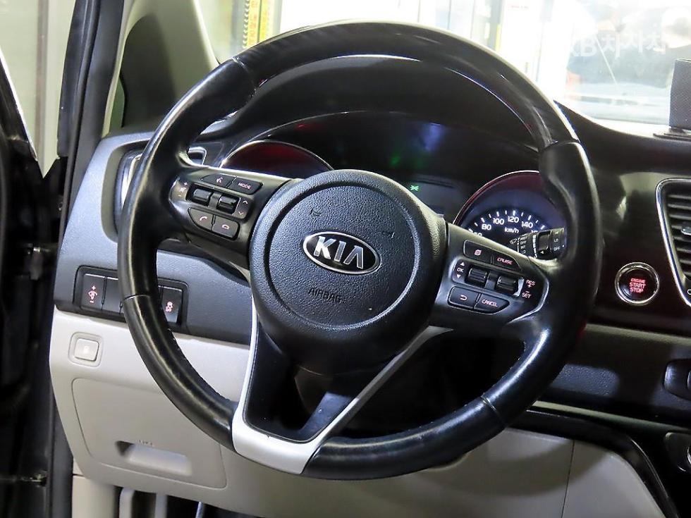 2019 - kia carnival